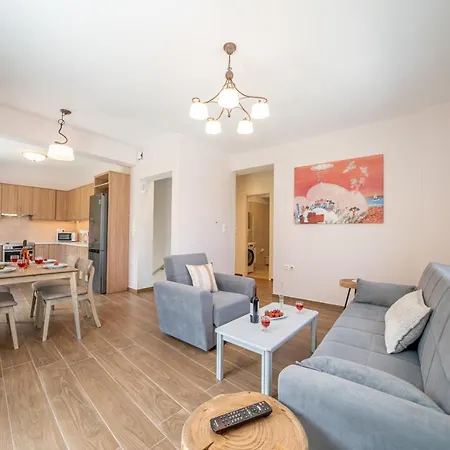 شقة Ilias سامي